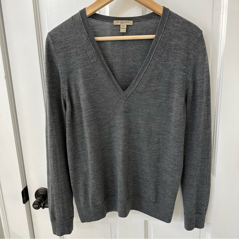 Burberry Brit Extra Fine Merino Wool V-Neck Sweater in Gray, Size XL - Picture 10 of 10